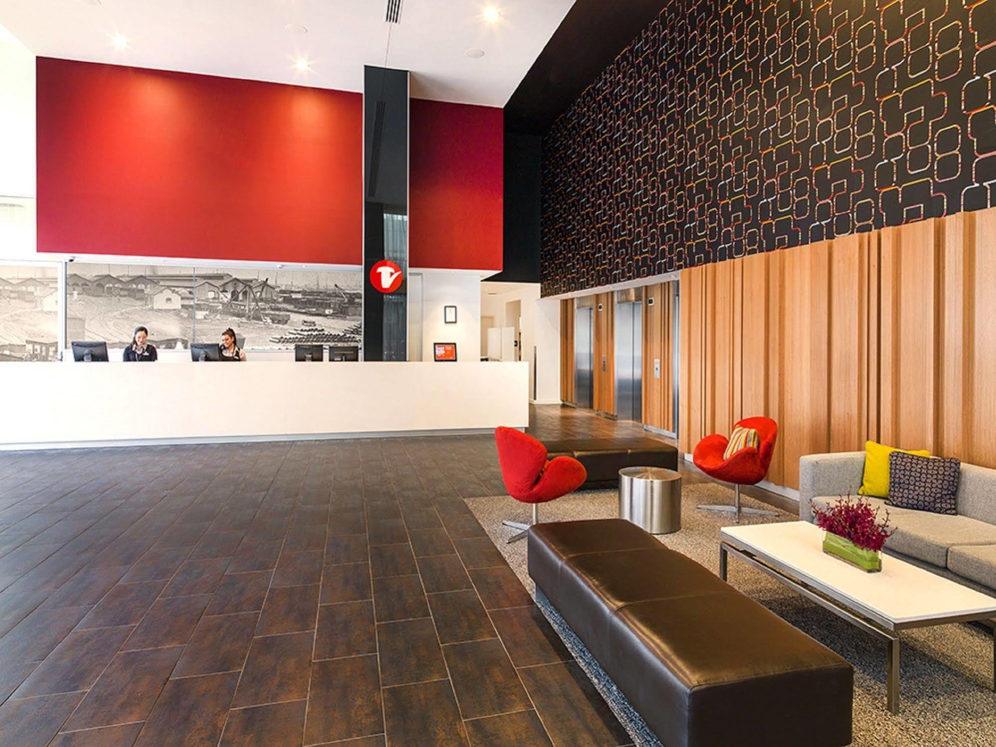 Travelodge Hotel Melbourne Docklands Extérieur photo